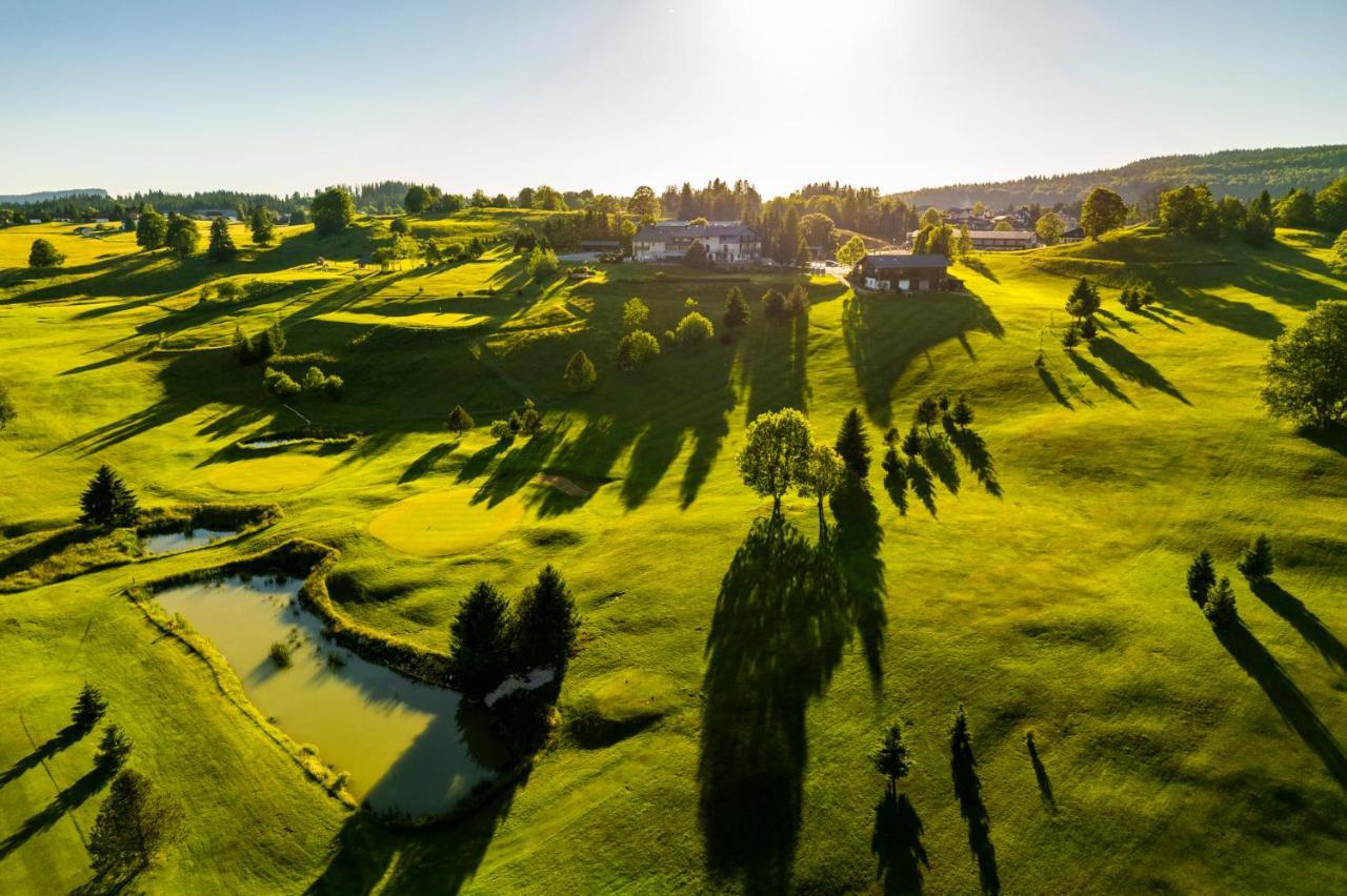 Domaine Du Mont-Saint-Jean Hotel เลรูส ภายนอก รูปภาพ