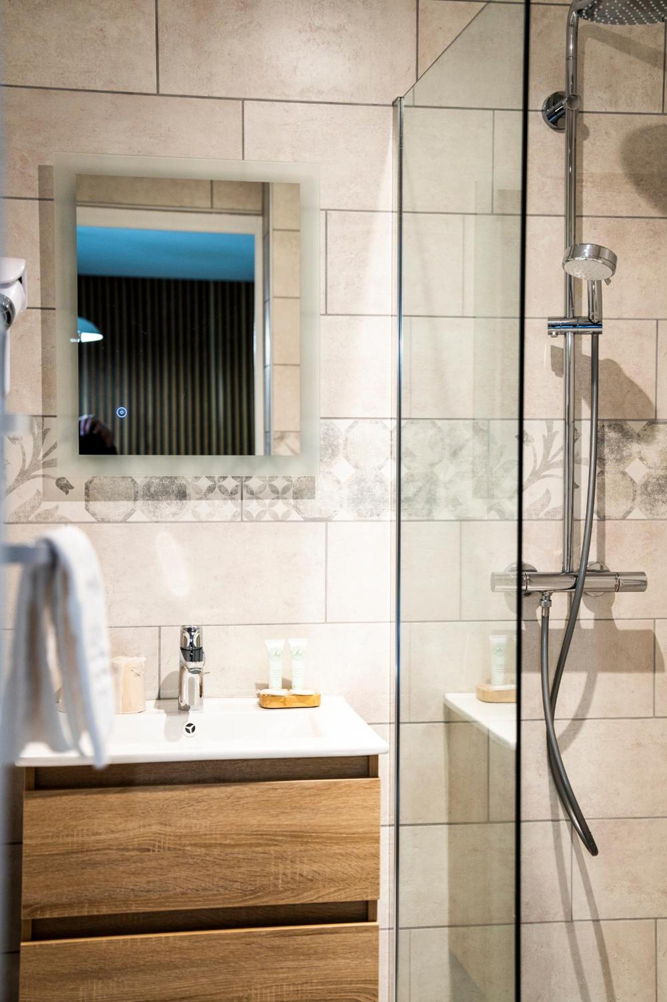 Domaine Du Mont-Saint-Jean Hotel เลรูส ภายนอก รูปภาพ
